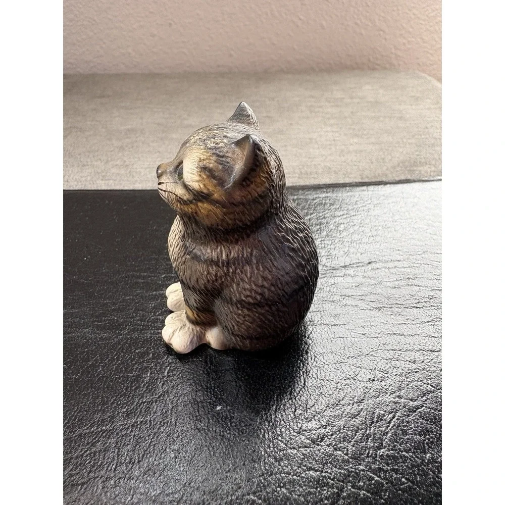 Vintage 1983 Harvey Knox Goebal Art Cat Figurine‎ Tabby Stripe 2.5
